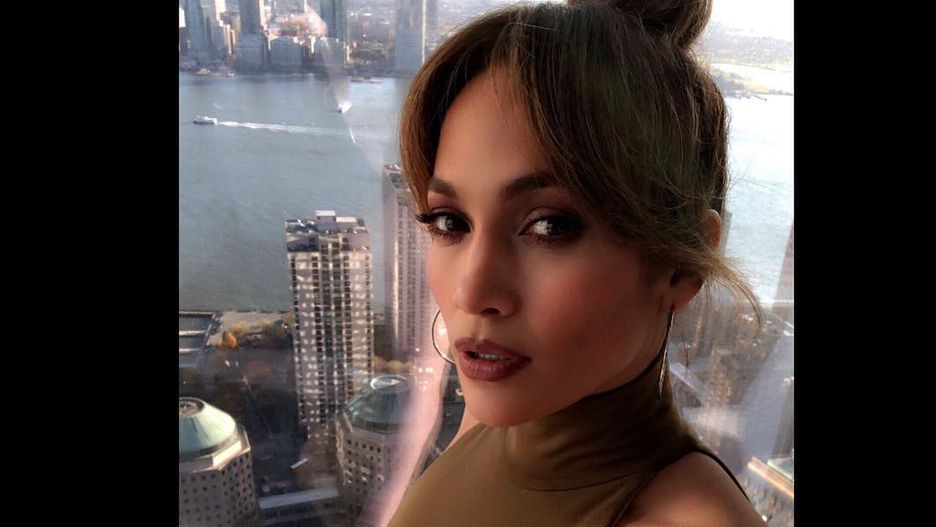 Jennifer Lopez opowiedziała w "Harper's Bazaar", że była molestowana.
