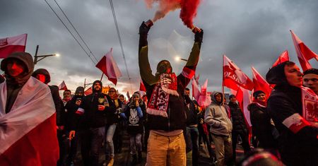 Dziewięć kobiet stanęło na trasie Marszu Niepodległości 2017. Sąd je uniewinnił