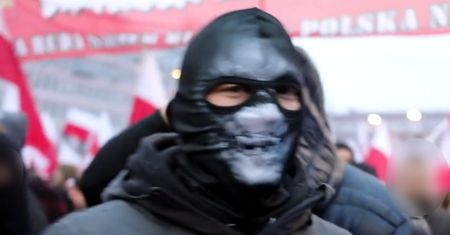 Groził dziennikarce na Marszu Niepodległości. Teraz szuka go policja