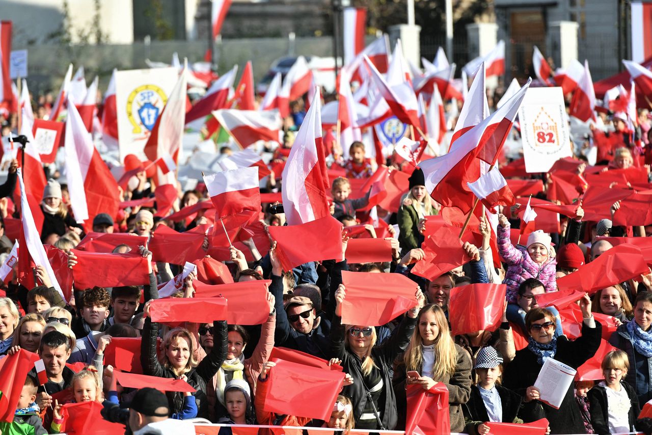 We Wrocławiu przeszła Radosna Parada Niepodległości. Kolosalna różnica w porównaniu do Marszu Niepodległości