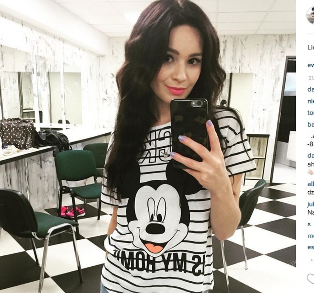 Ewelina Lisowska w długich włosach

Fot. Instagram.com