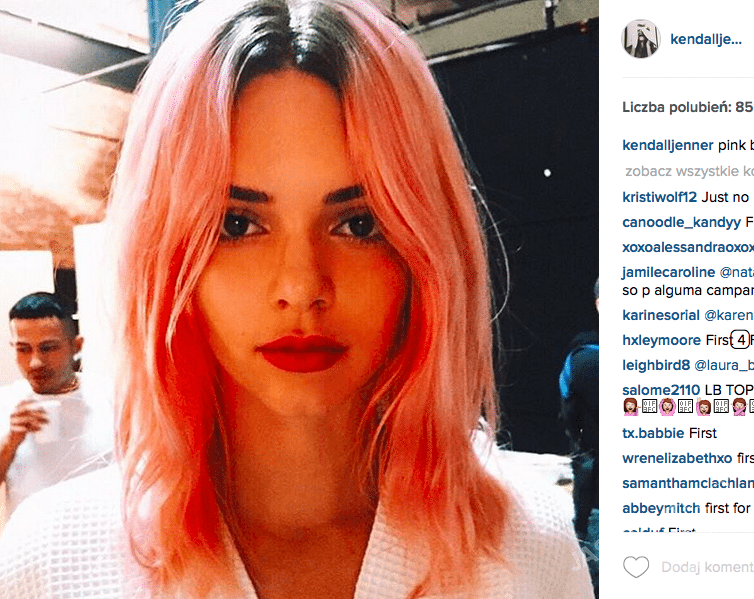 Kendall Jenner ma różowe włosy