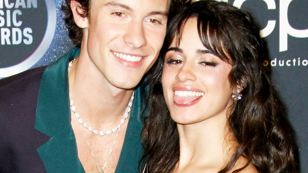 Camila Cabello i Shawn Mendes wrzucili gorące zdjęcie, ale coś tu nie gra. Drobny detal zaintrygował fanów