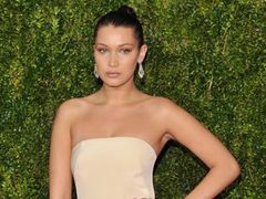 Bella Hadid dołącza do marki Victoria's Secret