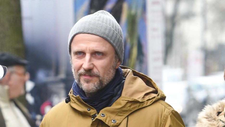 Łukasz Simlat to kolejny znany artysta, który narzeka na swoją sytuację finansową