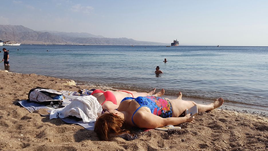 Jednym z polecanym miejsc na wakacje w marcu jest Ejlat. Temperatury w kurorcie sięgają wtedy nawet 30 st. C