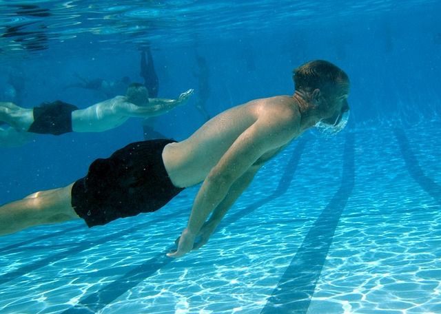Mit: Nie pływaj z pełnym żołądkiem