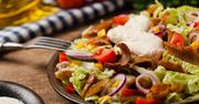 Sałatka gyros - ten przepis to hit. Jak ją zrobić?