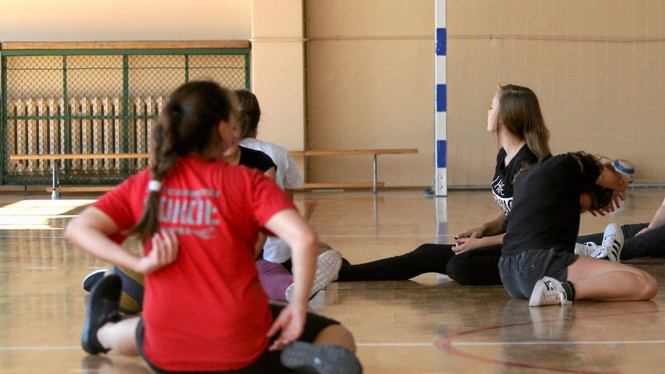 Lekcje WF-u są dla wielu nastolatek krępujące