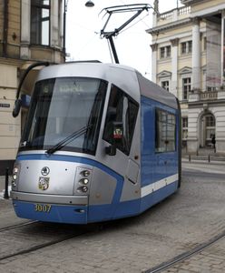 Wrocław: tramwaj potrącił starszą kobietę. Fragmenty jej ciała skład ciągnął po torach