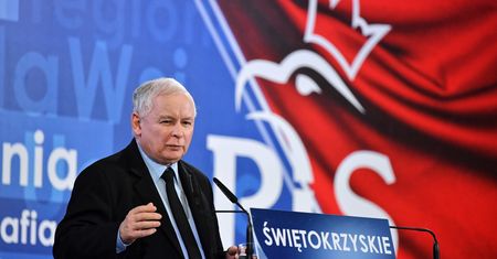 Kaczyński zaatakował ludowców. Obiecał zachodni poziom życia i więcej pieniędzy w portfelach