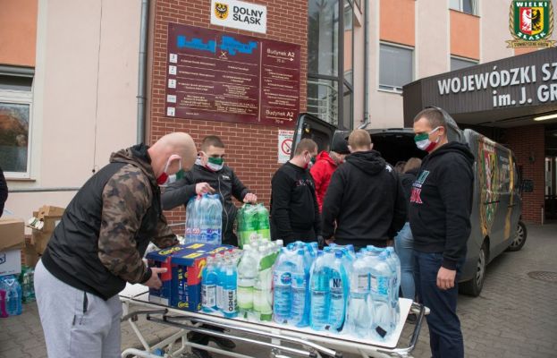 Koronawirus. Wrocław. Kibice Śląska Wrocław dla lekarzy