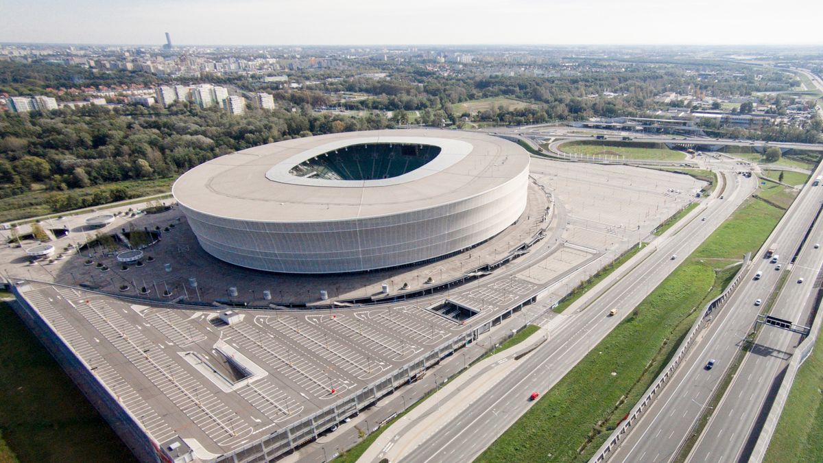 Stadion na blisko 43 tys. widzów bardzo rzadko się zapełnia. 