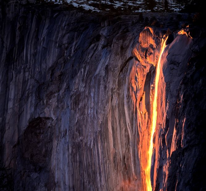 Yosemite. Zobacz "płonący" wodospad w parku narodowym
