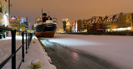 Norweg wpadł do Motławy. Z wyziębieniem organizmu trafił do szpitala