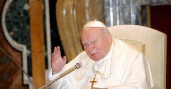 "Jan Paweł II w każdych warunkach szuka nadziei"