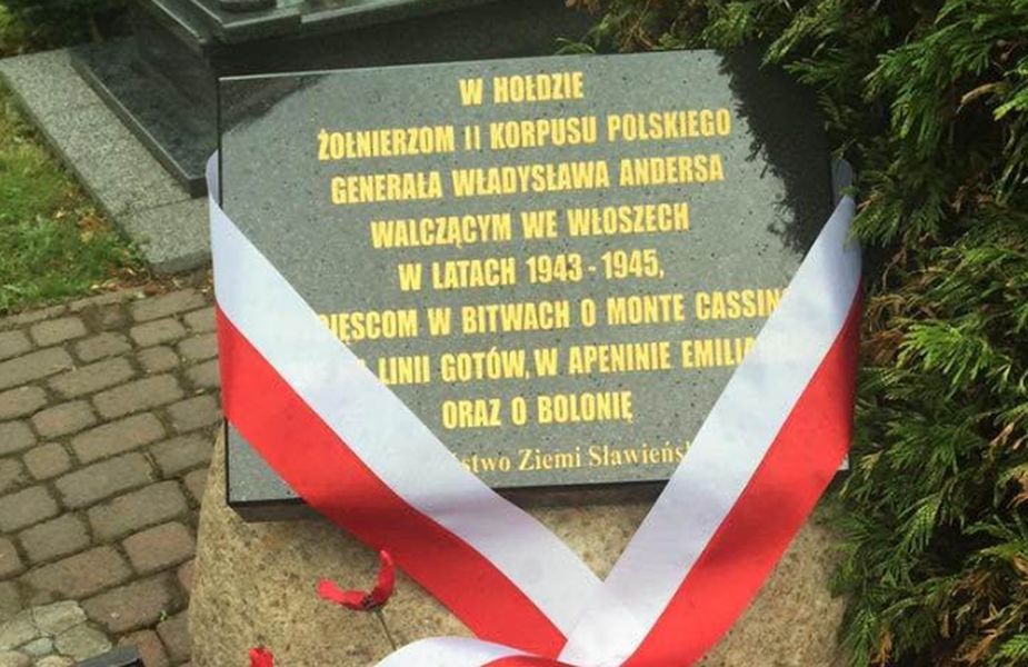 Żenujący błąd na tablicy upamiętniającej bohaterów spod Monte Cassino