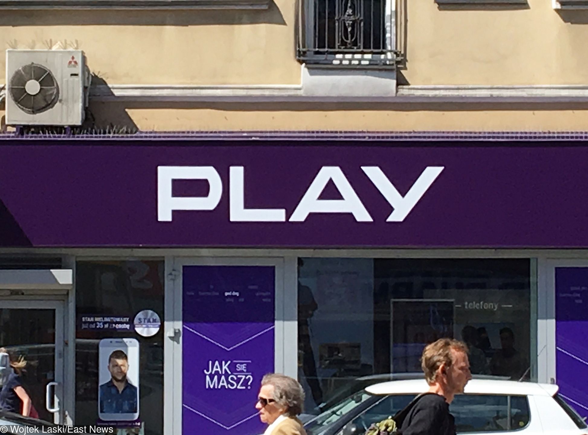 Pan Łukasz nie chce odpuścić sieci Play. Konsultant sprzedał mu coś, czego nie było w ofercie