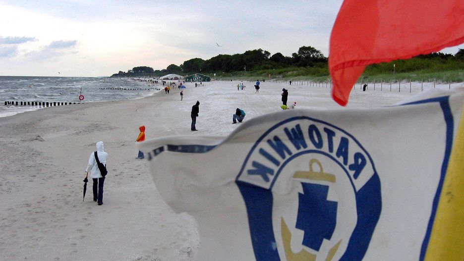W ten weekend wielu turystów na plaże wychodziło w kurtkach