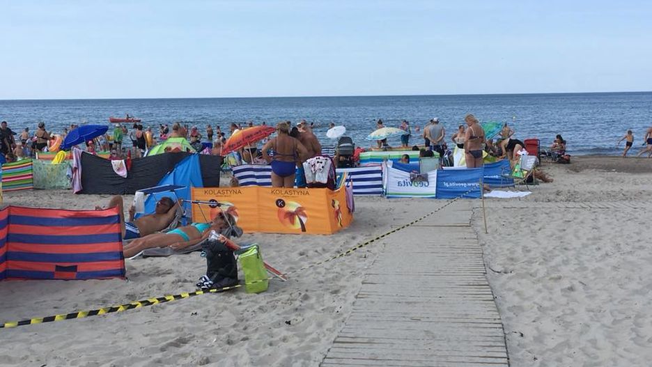 Mężczyźni zostali pobici przy zejściu z plaży w Gdańsku-Sobieszewie