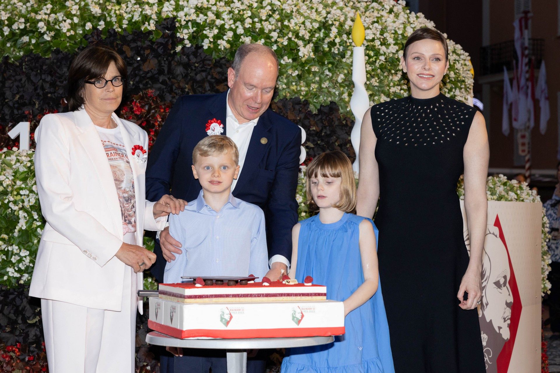 Książę Albert i Charlene z dziećmi - 100. urodziny Rainiera III (fot.ONS)