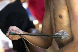 Filipińscy „męczennicy” przybili się w Wielki Piątek do krzyży