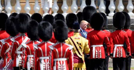Donald Trump w Wielkiej Brytanii. Prezydent USA spotkał się z rodziną królewską