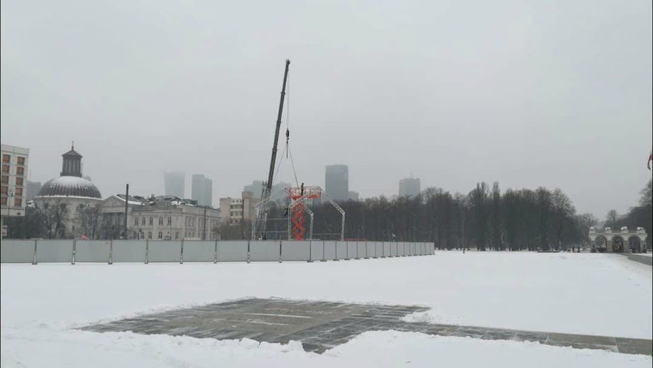 Trwa budowa pomnika na pl. Piłsudskiego