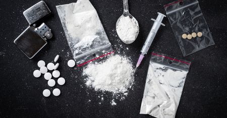 Terapeuta uzależnień handlował dopalaczami. "Sam mieszał je w misce"