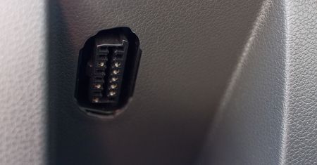 Bez portu OBD w nowych przepisach. Z poważniejszą naprawą pojedziemy do ASO