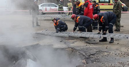 Rosja. Przeraźliwa śmierć. Auto wpadło do dziury wypełnionej wrzątkiem