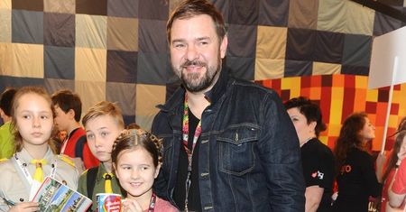Tomasz Karolak z córką w telewizji. Podobna do taty?