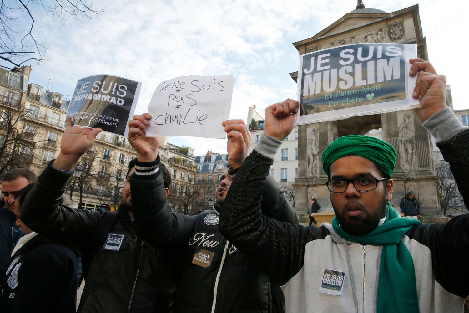 Francuzi zamkną ponad sto meczetów