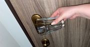 10 lat byłam managerką hotelu. Gdy śpię w nowym miejscu kładę szklankę na klamkę
