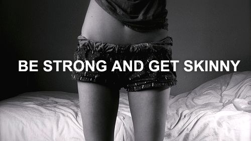 Jedno ze zdjęć, jakie dziewczyny przesyłają sobie na forach internetowych, motywując się do chudnięcia