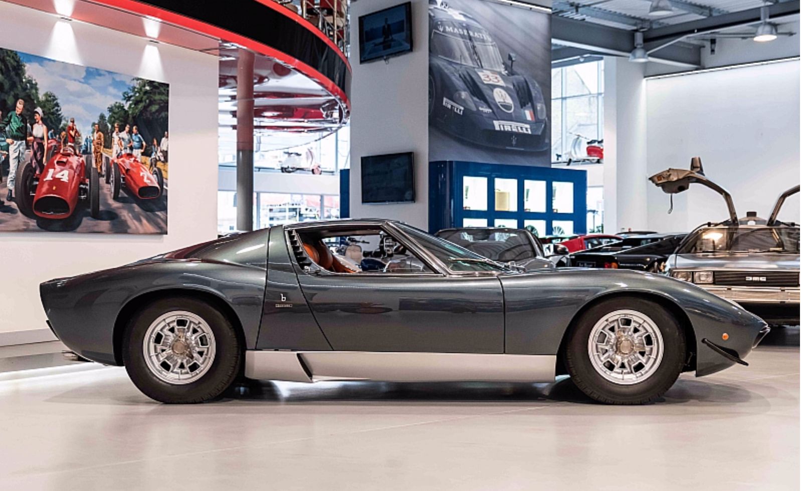 Kultowe Lamborghini od Saudyjskiej rodziny królewskiej wystawione na sprzedaż. Cena powala