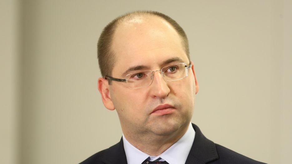 Adam Bielan zachowuje spokój ws. sporu z KE