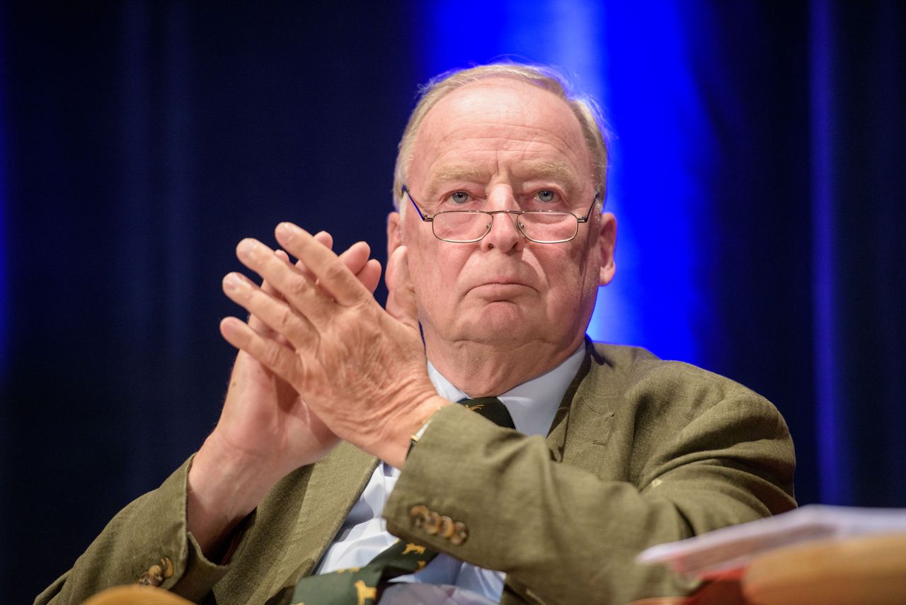 Lider AfD Alexander Gauland okradziony z ubrań na plaży. "To nie jest kąpielisko dla nazistów"