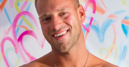 "Love Island". Kompletnie nagi Franek zapozował do zdjęcia i "zgorszył" fanów