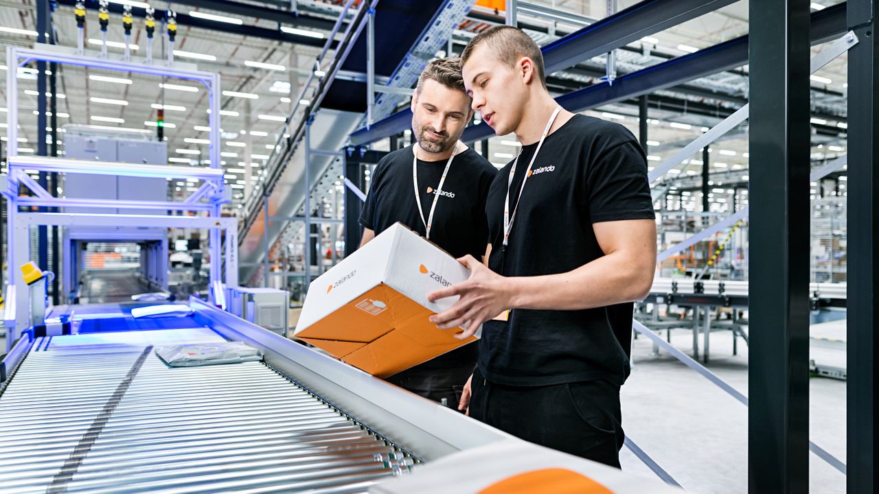 Zalando ma receptę na zbyt duże zwroty ubrań. To... gigantyczne metki