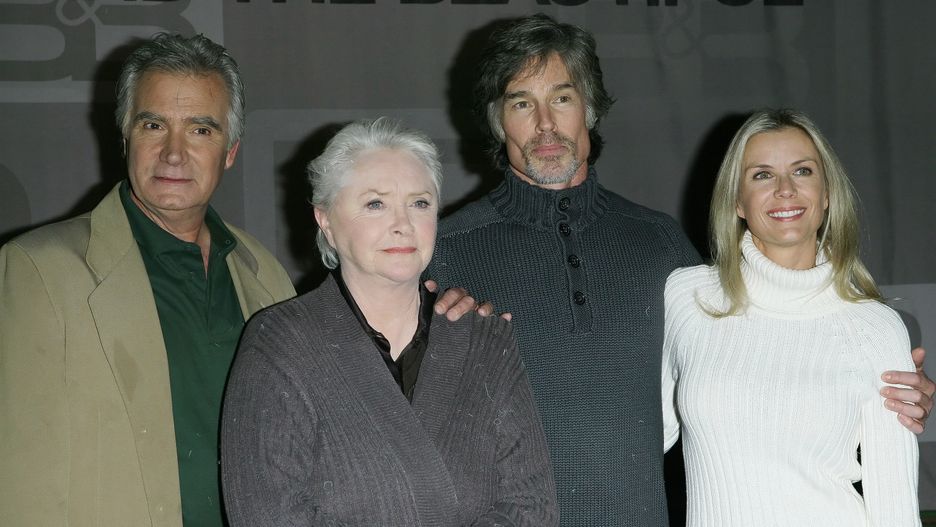 Katherine Kelly Lang z serialową rodziną