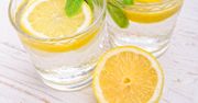 Nie tylko woda z cytryną. Najlepsze napoje o poranku