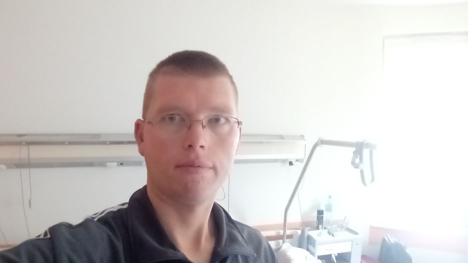 Pan Przemek walczy o odszkodowanie.