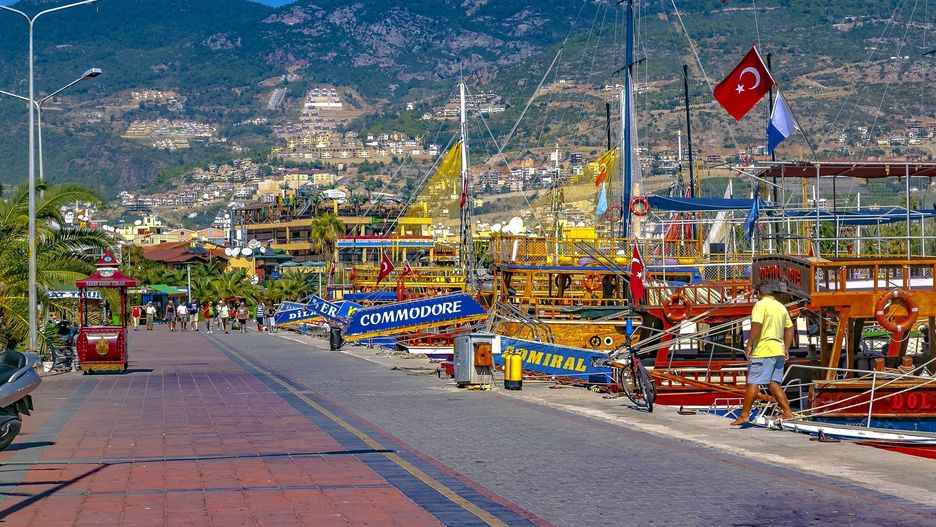 Turcja to popularny kierunek wśród turystów. Na zdjęciu Alanya, port turystyczny.