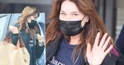 Carla Bruni przyleciała do Warszawy na Galę French Touch. Nawet w zwykłym dresie wygląda jak gwiazda
