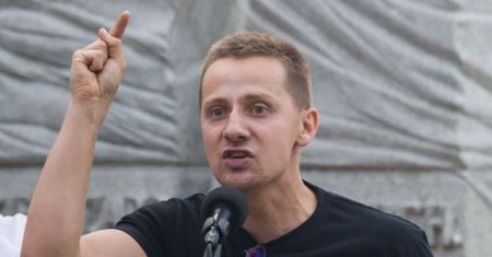 Były ksiądz Jacek Międlar wydał autobiografię. Atakuje Kościół, Żydów i ujawnia, że został ojcem