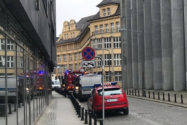 Alarm bombowy w biurach PO w całej Polsce. "Płońcie ogniem piekielnym"