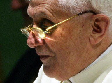 Aluzje Benedykta XVI do polityków