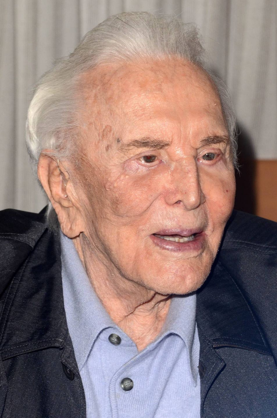 Kirk Douglas nie żyje