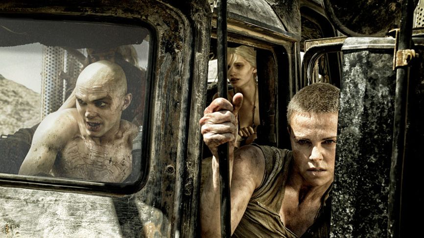 Charlize Theron, Abbey Lee i Nicholas Hoult w filmie "Mad Max: Na drodze gniewu"